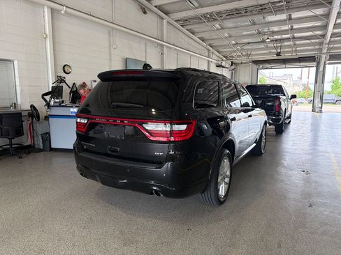Used 2025 Dodge Durango GT AWD/4WD image 3