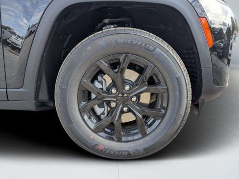 New 2026 Jeep Grand Cherokee Altitude AWD/4WD image 10