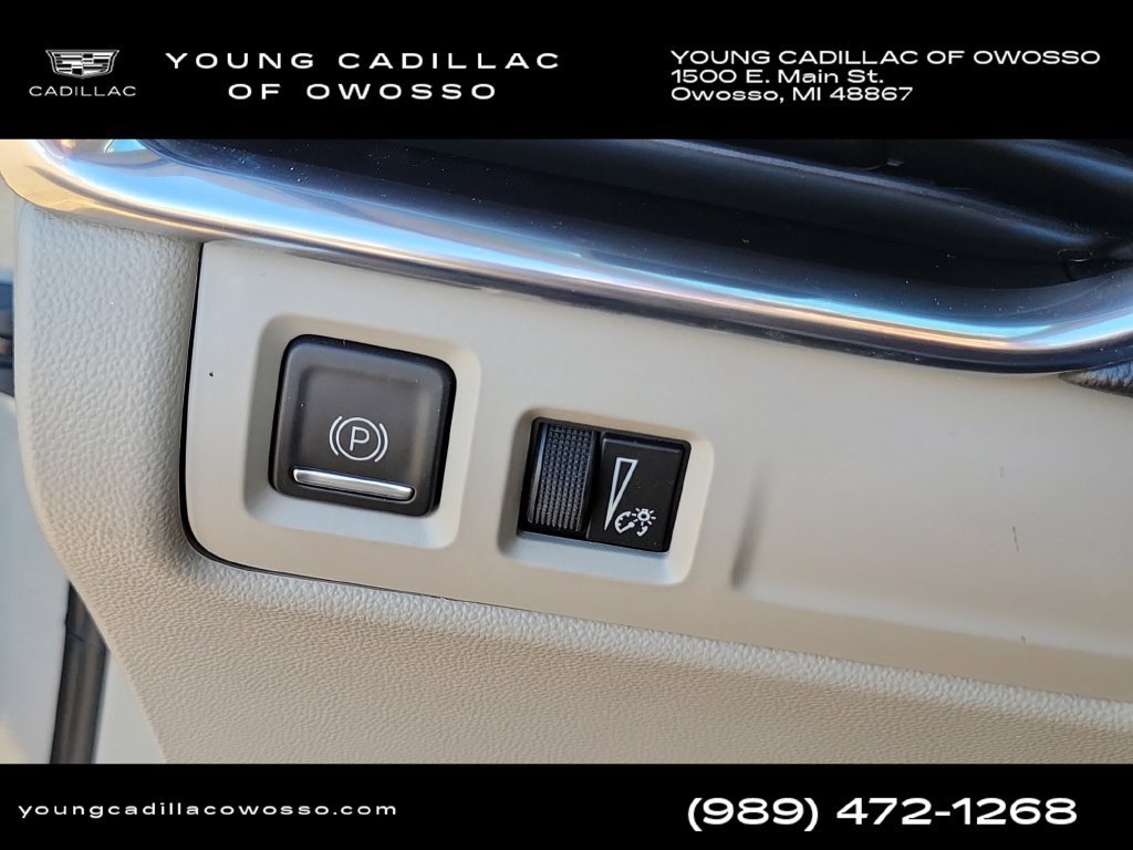 Used 2023 Cadillac XT4 Premium Luxury w/ Cold Weather Package AWD/4WD image 12
