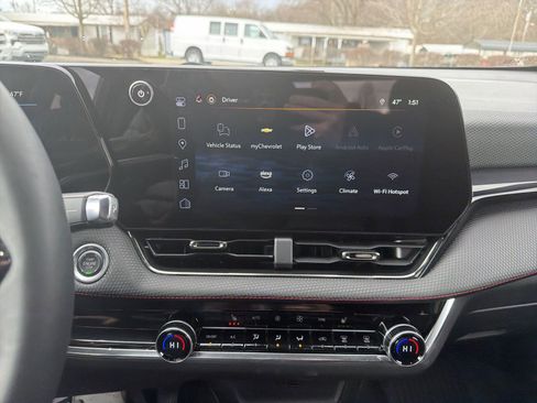 Used 2025 Chevrolet Equinox RS image 11