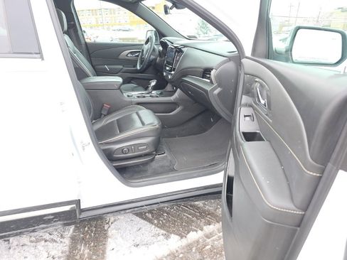 Used 2023 Chevrolet Traverse Premier w/ Redline Edition image 9