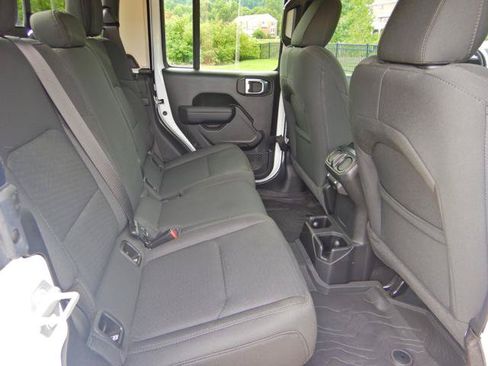 Used 2022 Jeep Gladiator Sport AWD/4WD image 17