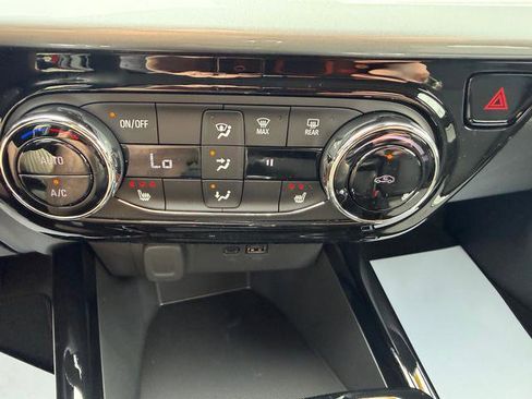 New 2026 Chevrolet Trax LT w/ Driver Confidence Package FWD image 18