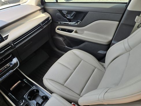 Used 2024 Lincoln Corsair FWD w/ Equipment Group 101A image 19