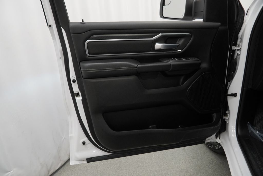 Used 2025 RAM 1500 Big Horn AWD/4WD image 35