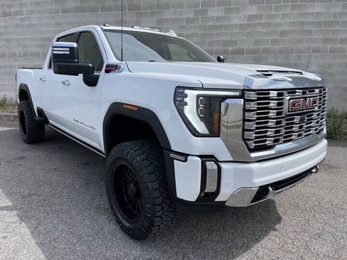 Used 2024 GMC Sierra 3500 Denali w/ Denali Reserve Package AWD/4WD image 5