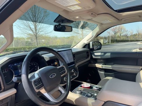 Used 2023 Ford Expedition Max Limited image 11