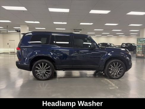 Used 2024 Lexus GX 550 w/ Accessory Package (Z1) AWD/4WD image 8