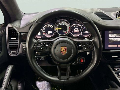 Used 2022 Porsche Cayenne Turbo GT image 22