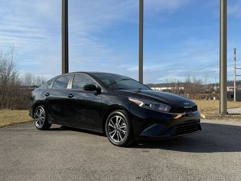 Used 2024 Kia Forte LXS image 1