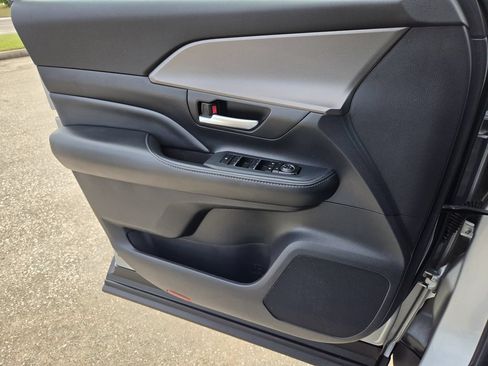 Used 2025 Toyota Grand Highlander FWD image 26