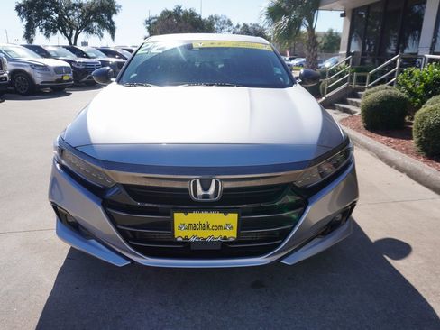 Used 2022 Honda Accord Sport image 2