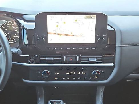 Certified 2025 Nissan Pathfinder SL image 16