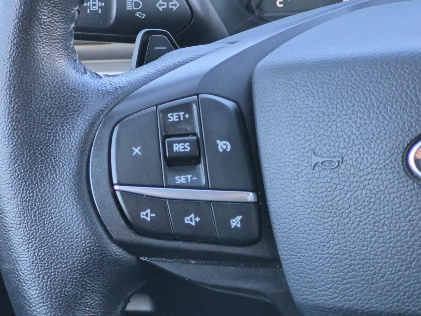 Used 2020 Ford Explorer XLT w/ Equipment Group 202A AWD/4WD image 23