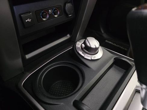 Used 2020 Toyota 4Runner Limited AWD/4WD image 39