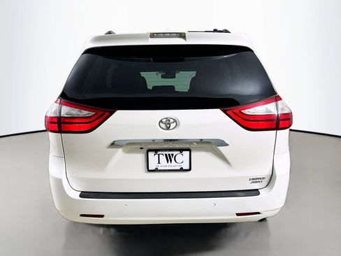 Used 2019 Toyota Sienna Limited Premium AWD/4WD image 6