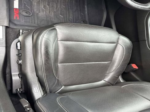 Used 2019 GMC Acadia SLT image 13