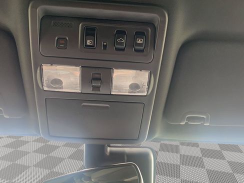 Used 2021 Nissan Titan PRO-4X w/ Pro-4x Convenience Package AWD/4WD image 29