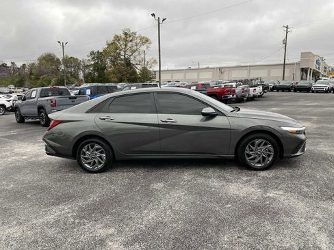 Certified 2025 Hyundai Elantra Blue image 4