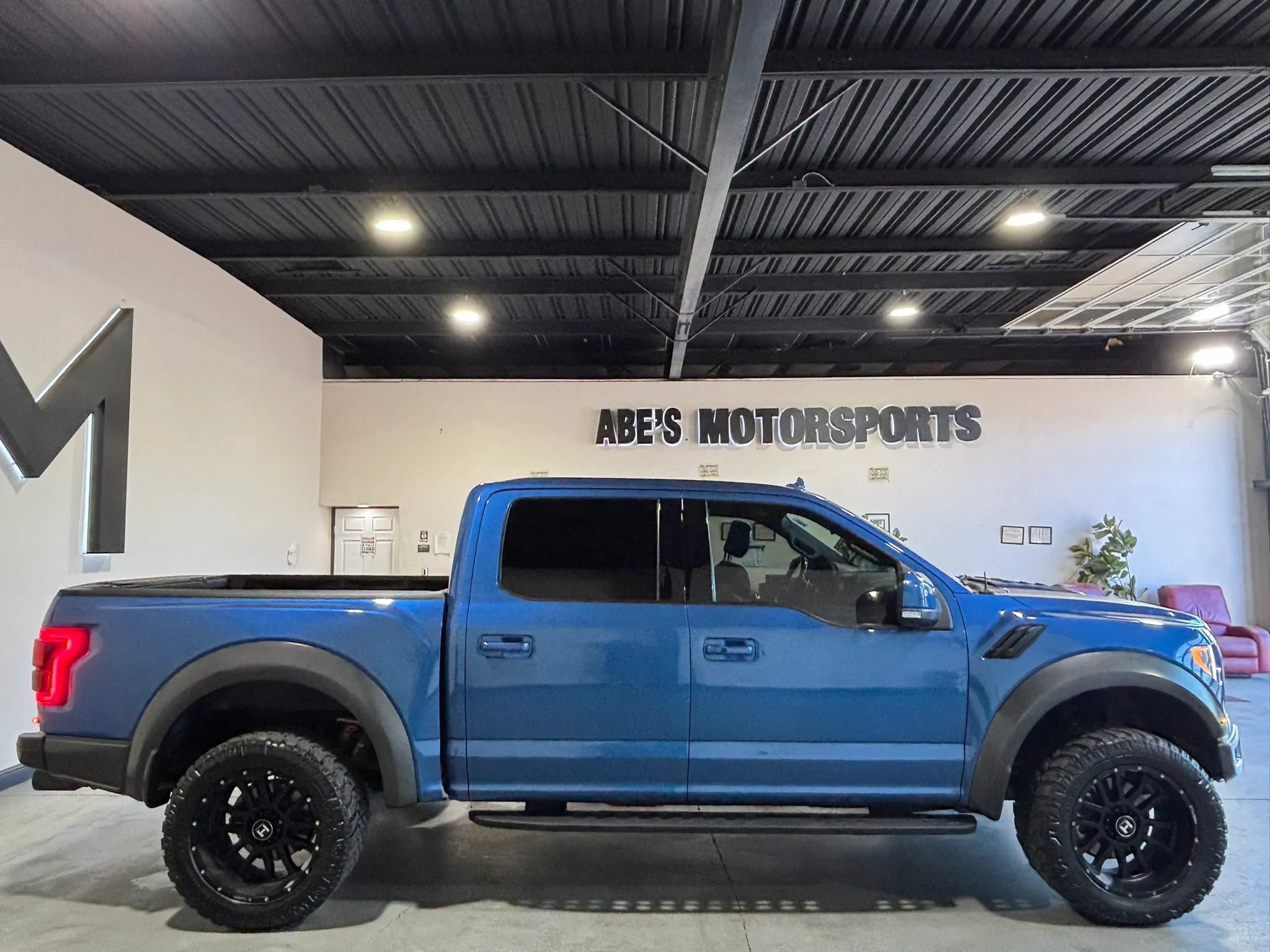 Used 2020 Ford F150 Raptor w/ Equipment Group 802A Luxury AWD/4WD image 7