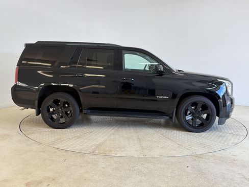 Used 2019 GMC Yukon SLT w/ Graphite Performance Edition AWD/4WD image 8