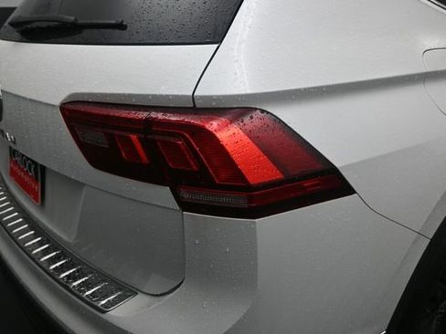Used 2023 Volkswagen Tiguan SE FWD image 10