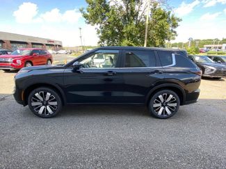 New 2025 Mitsubishi Outlander SE video 2