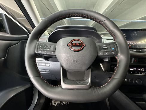 Used 2025 Nissan Rogue SV AWD/4WD image 15
