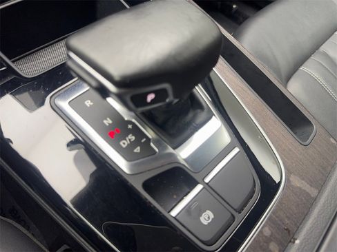 Used 2022 Audi Q5 2.0T Premium w/ Convenience Package image 70