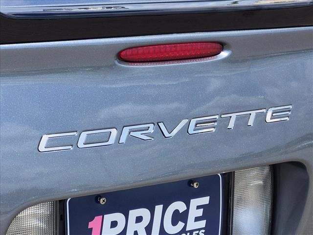 Used 2003 Chevrolet Corvette Coupe w/ Preferred Equipment Group RWD image 23