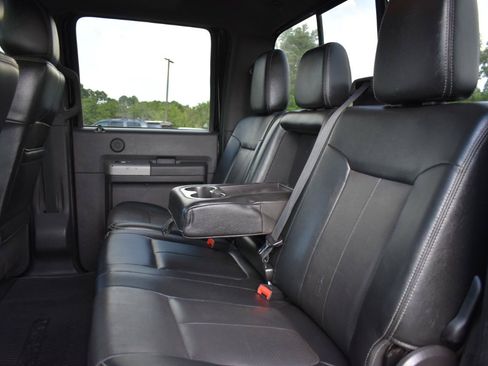 Used 2016 Ford F250 Lariat w/ Lariat Ultimate Package AWD/4WD image 26