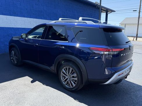 Used 2022 Nissan Pathfinder SL w/ SL Premium Package image 22