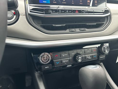 New 2026 Jeep Compass Limited w/ Sun, Sound & Navigation Group image 20