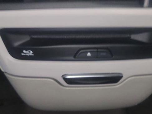 Used 2019 Chrysler Pacifica Touring-L Plus w/ Advanced Safetytec Group image 23