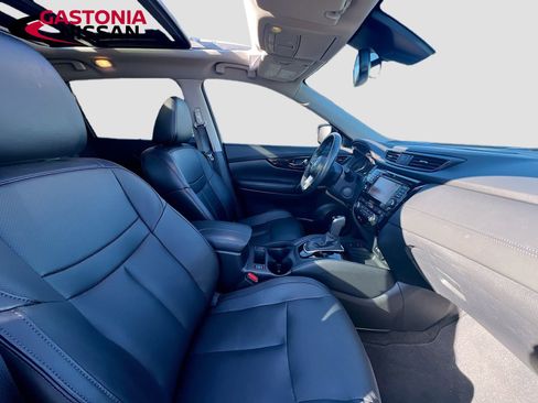 Used 2019 Nissan Rogue SL w/ Premium Package image 36