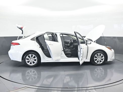 Used 2024 Toyota Corolla LE image 71