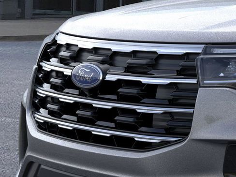 New 2025 Ford Explorer Active w/ Active Comfort Package image 17