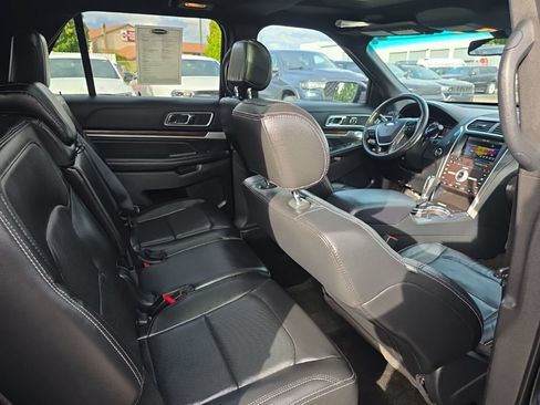Used 2016 Ford Explorer Limited w/ Equipment Group 301A FWD image 11