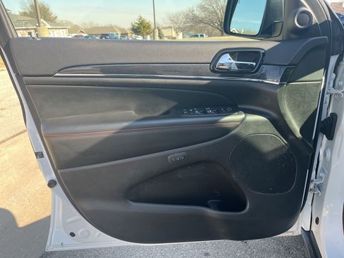 Used 2020 Jeep Grand Cherokee Trailhawk image 30