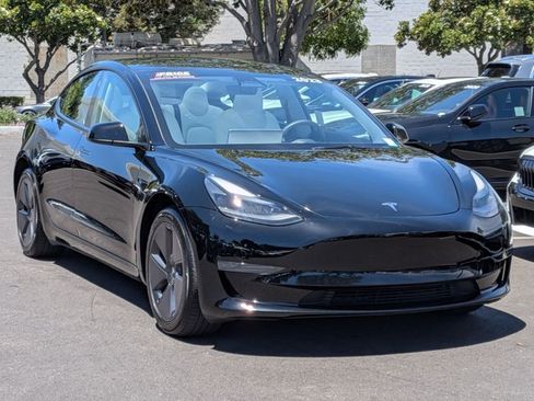 Used 2023 Tesla Model 3 Standard Range RWD image 3