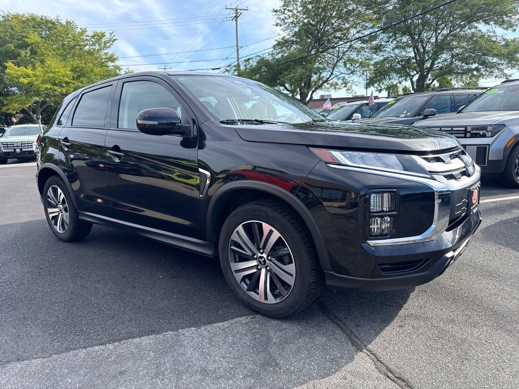 Used 2024 Mitsubishi Outlander Sport SE AWD/4WD image 3