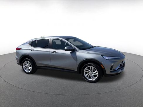 Used 2025 Buick Envista Preferred image 2