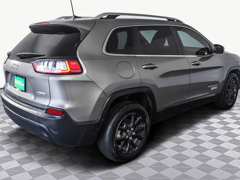 Used 2019 Jeep Cherokee Latitude w/ Popular Appearance Group image 8
