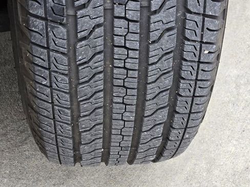 Used 2023 Chevrolet Colorado LT image 13