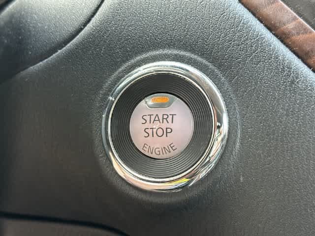 Used 2018 Nissan Pathfinder Platinum AWD/4WD image 11