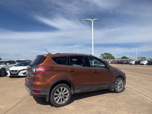 Used 2017 Ford Escape Titanium image 21