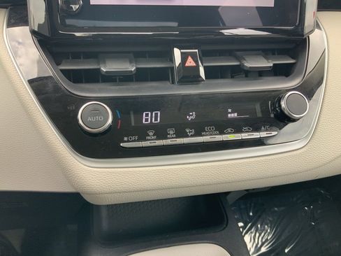 Used 2024 Toyota Corolla LE image 20