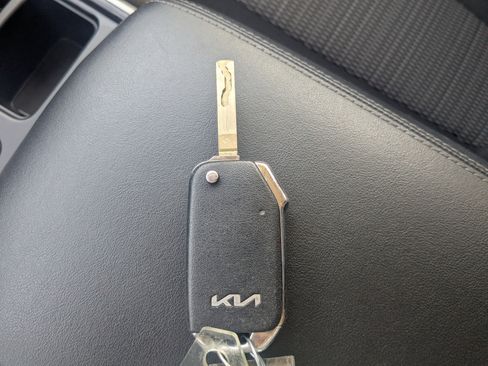 Certified 2023 Kia Sorento LX image 37