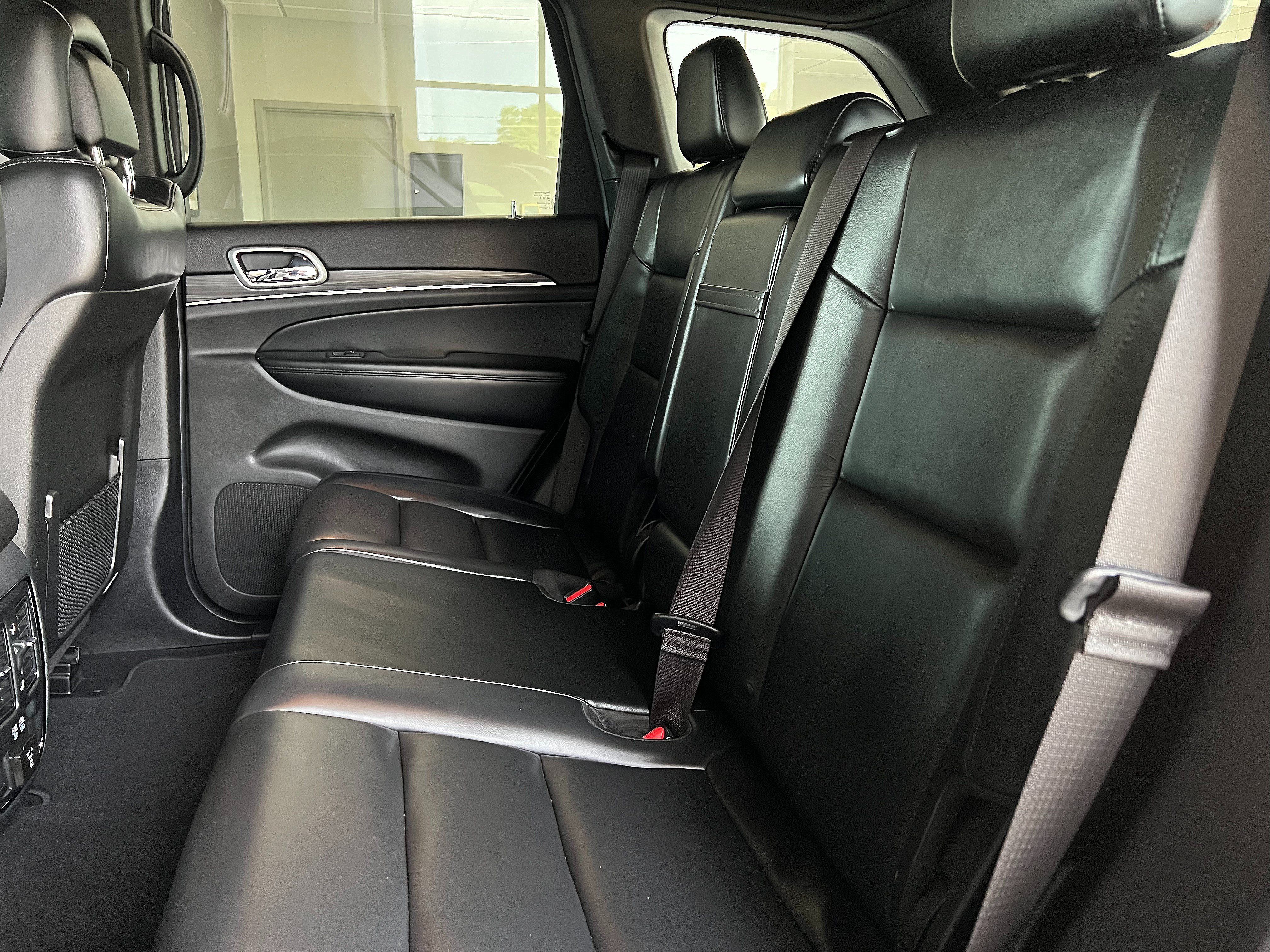 Used 2019 Jeep Grand Cherokee Limited AWD/4WD image 23