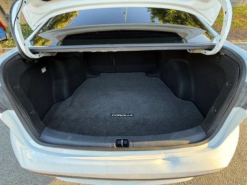 Used 2020 Toyota Corolla LE w/ Carpet Mat Package (TMS) FWD image 46